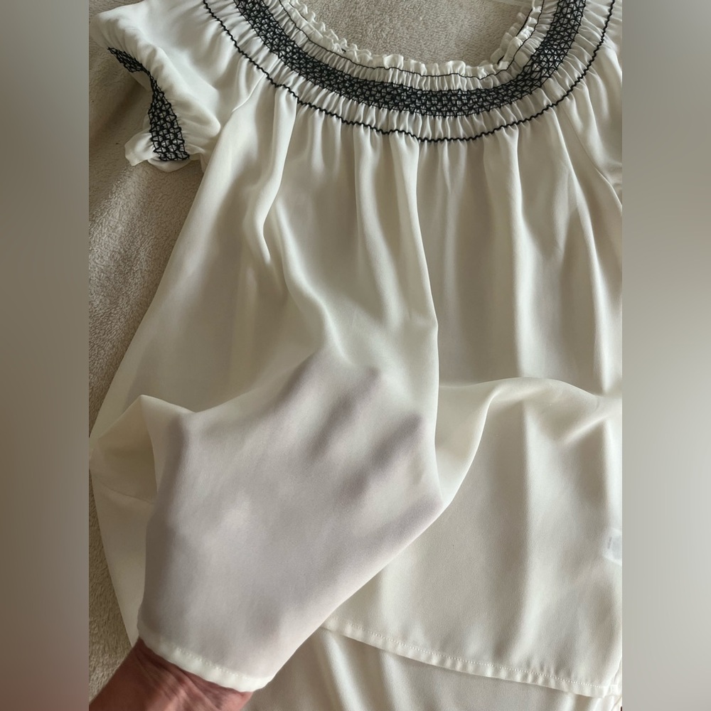 Embroidery Top - Picture 4 of 5